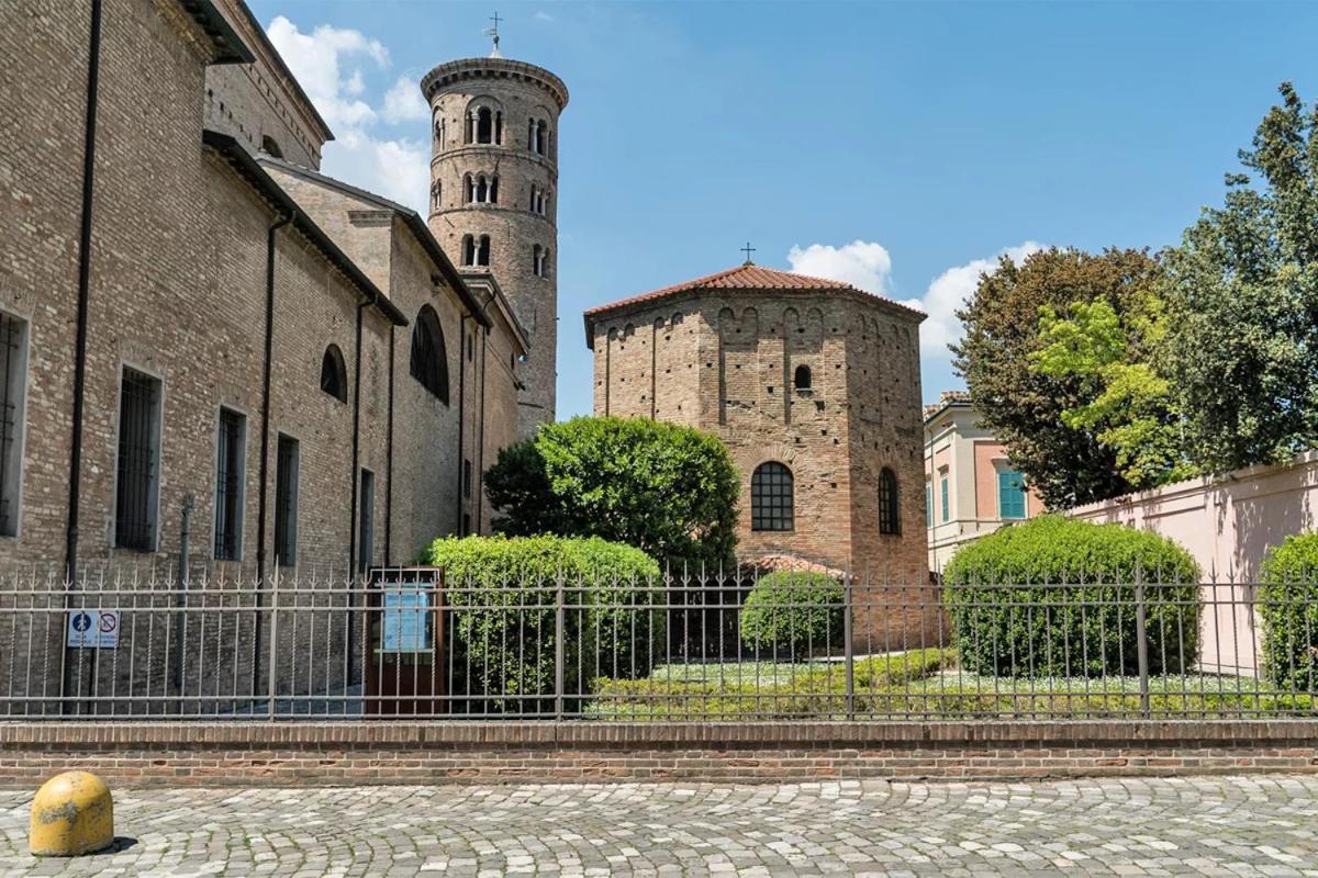 Duomo - City Center Appartamento Elegante Con Suite ラヴェンナ エクステリア 写真